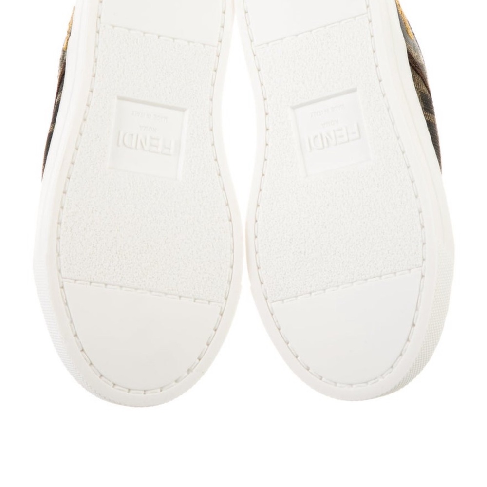 FENDI TODDLER SHOES, SIZE 23 - Picture 3 of 9
